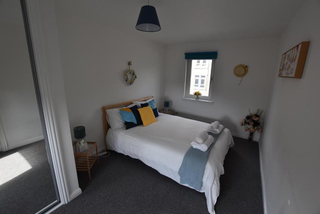 West End Luxury home room 5